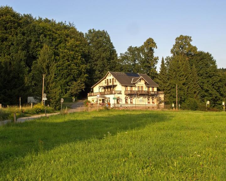 Gaststatte Und Pension Waldhaus